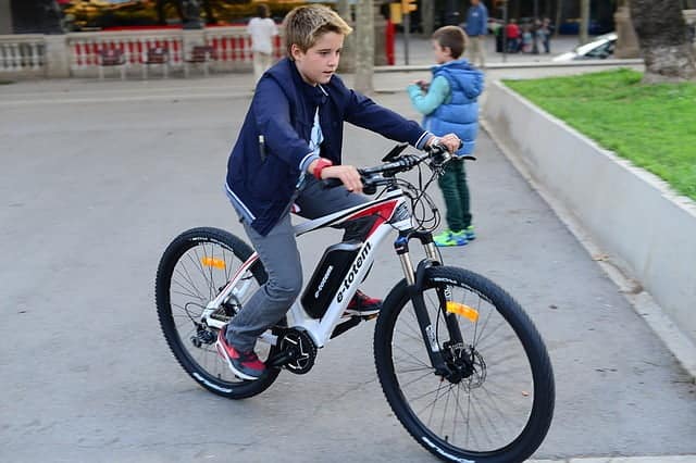 vélo électrique enfant pas cher